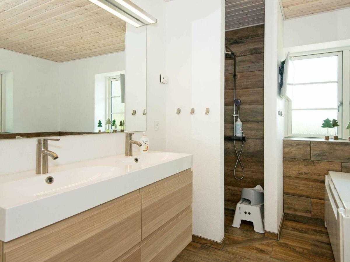 10 Person Holiday Home In Glesborg Esterno foto