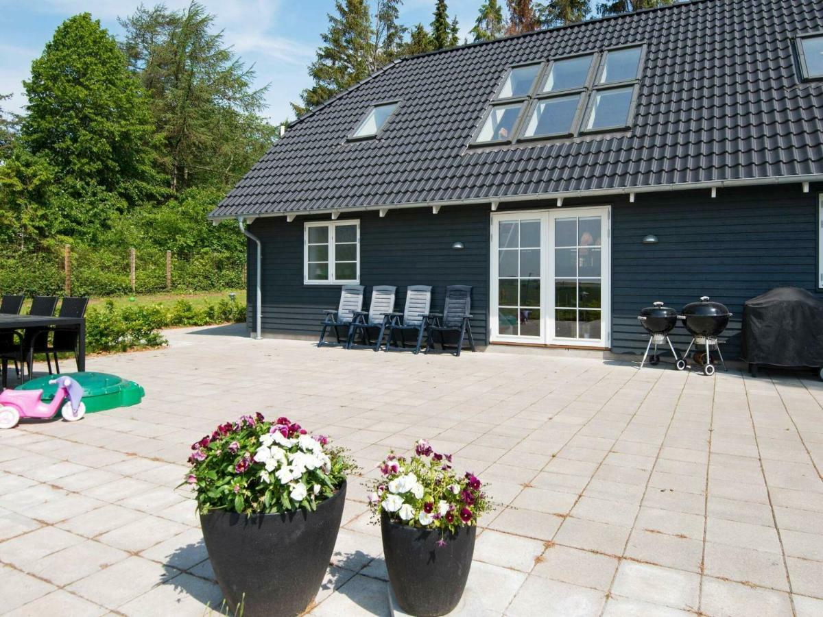 10 Person Holiday Home In Glesborg Esterno foto