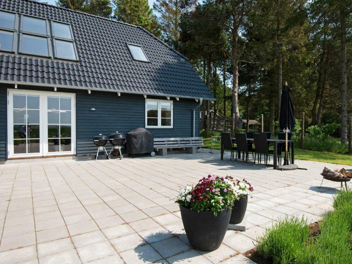 10 Person Holiday Home In Glesborg Esterno foto